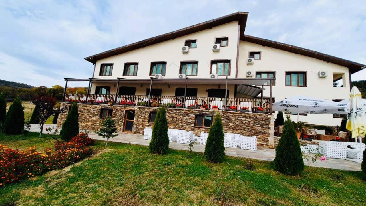 Family Hotel Borovitsa Pŭdartsi Exterior photo