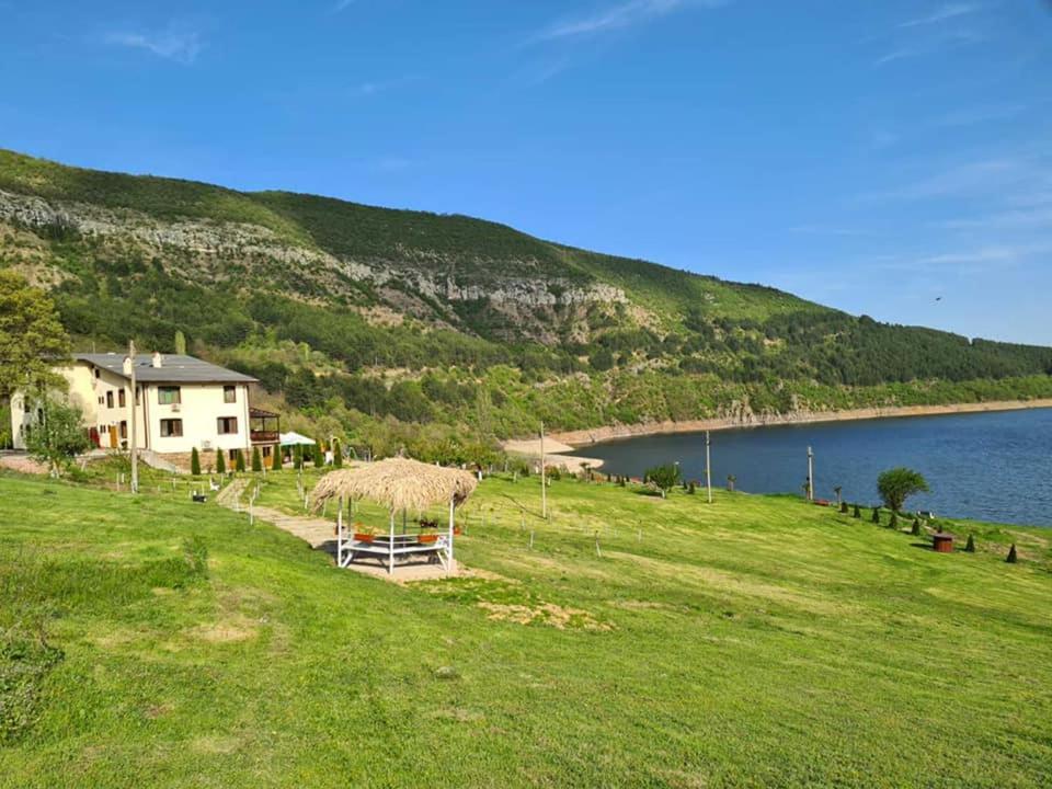 Family Hotel Borovitsa Pŭdartsi Exterior photo