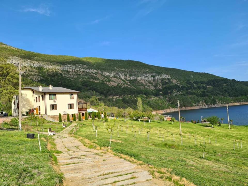 Family Hotel Borovitsa Pŭdartsi Exterior photo